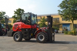 Rough Terrain Forklift MCY35