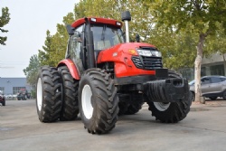 Large Farm Tractor MC2004